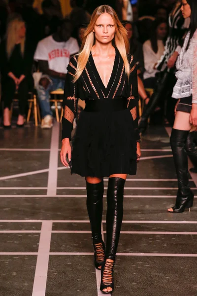 Look 12